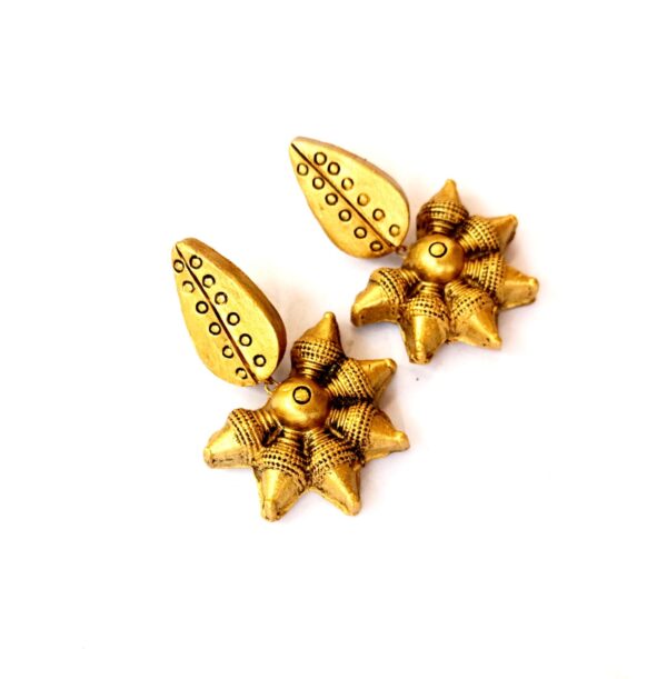 gold stud terracotta erring