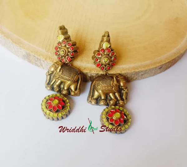 Elephant terracotta earring - Image 2